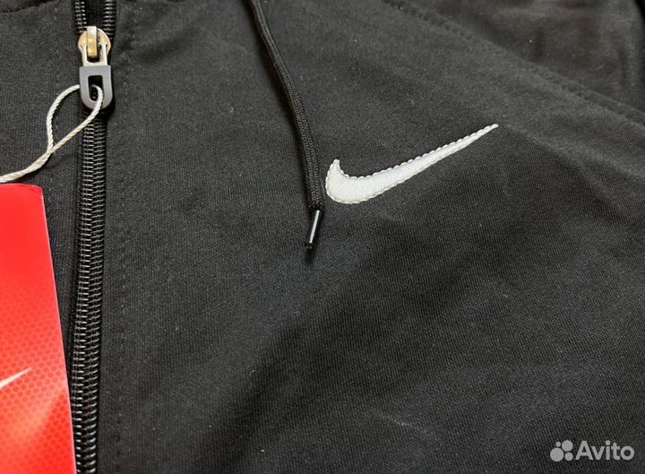 Спортивные костюмы Nike модные