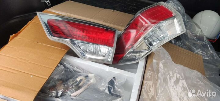 Продам задании фонари Toyota highlander 2014