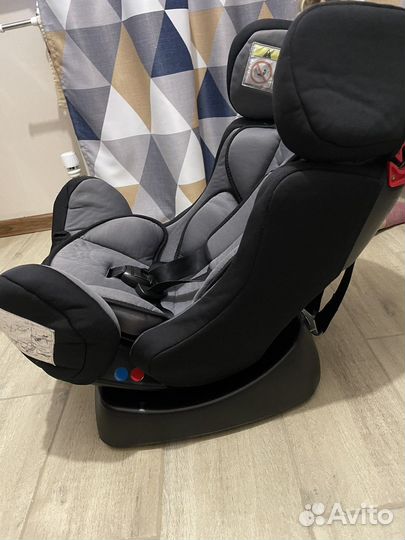 Автомобильное кресло