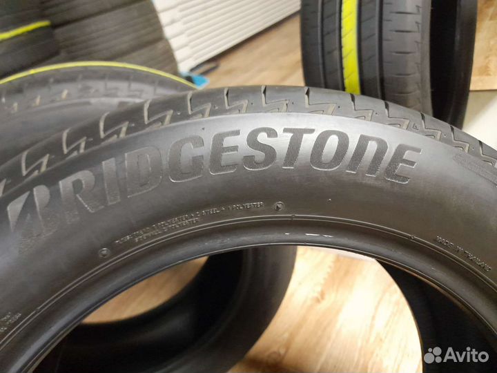 Bridgestone Turanza T005 215/55 R17 94V