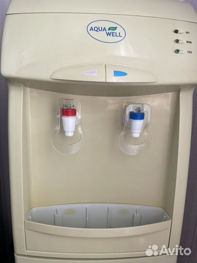 Кулер для воды напольный