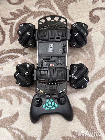 Радиоуправляемая машинка с пультом