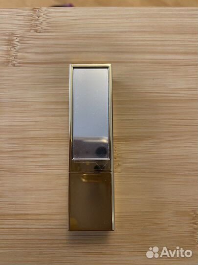 Помада люксовой марки “estee lauder”