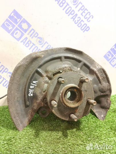 Поворотный кулак передний левый Toyota Avensis