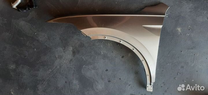 Крыло переднее левое tiguan 2