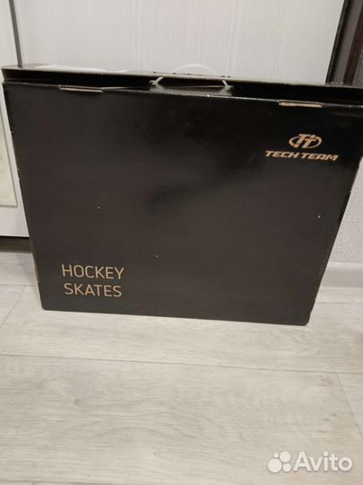 Коньки хоккейные