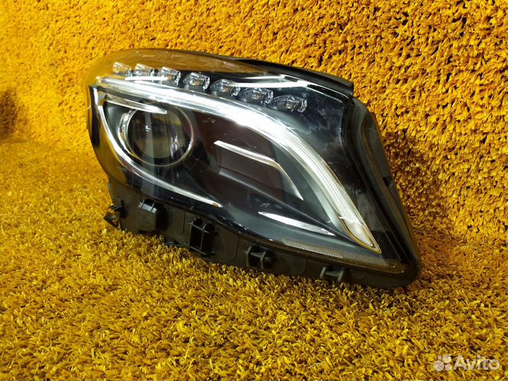 Фара правая Mercedes Gla-Class X156 2013-2017