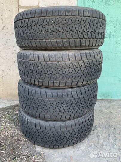 Bridgestone Blizzak DM-V2 245/55 R19
