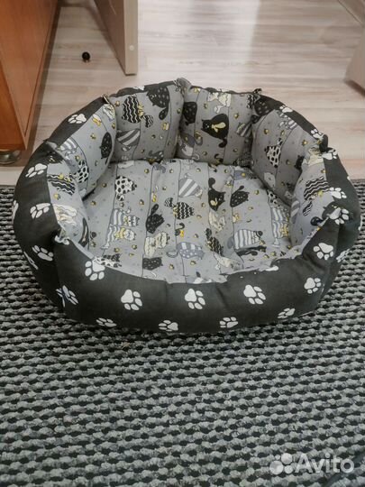 Лежанка для кошек новая