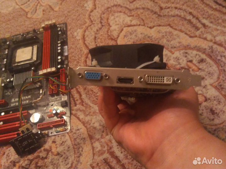 Материнская плата с процессором и видеокартой