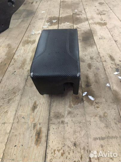 Подлокотник на hyundai solaris 2