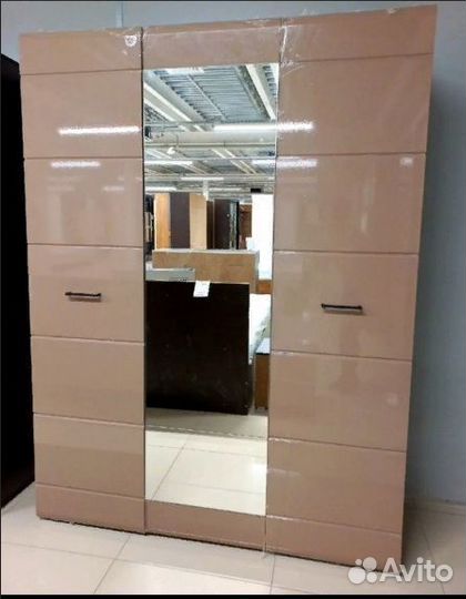 Шкаф 3-х дверный Ненси с зеркалом