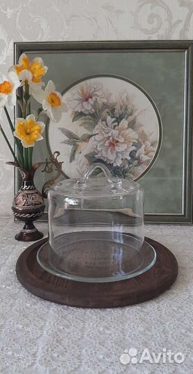 Стеклянный клош с блюдом /Италия