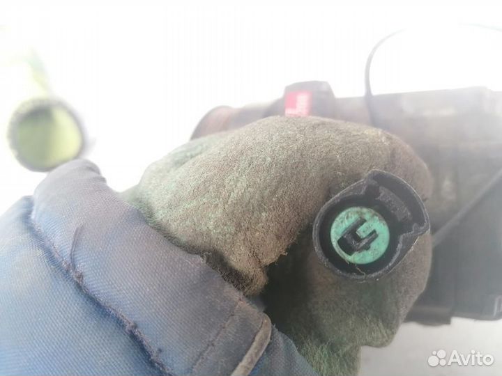 Компрессор кондиционера Mitsubishi Pinin