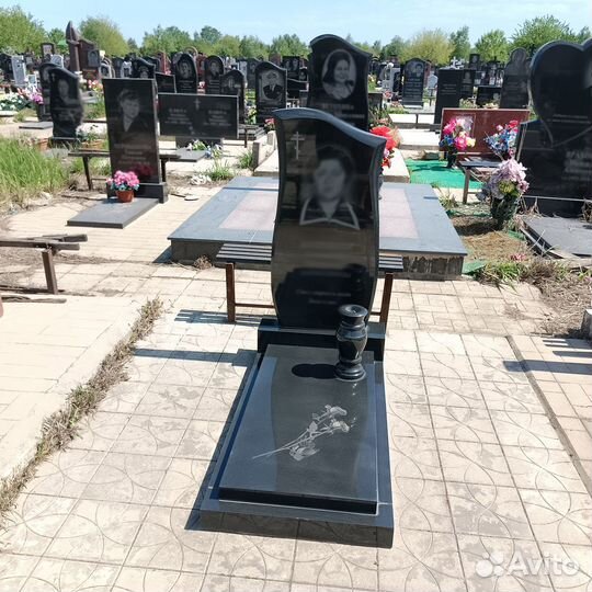 Памятники
