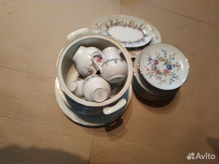 Сервиз столовый и чайный