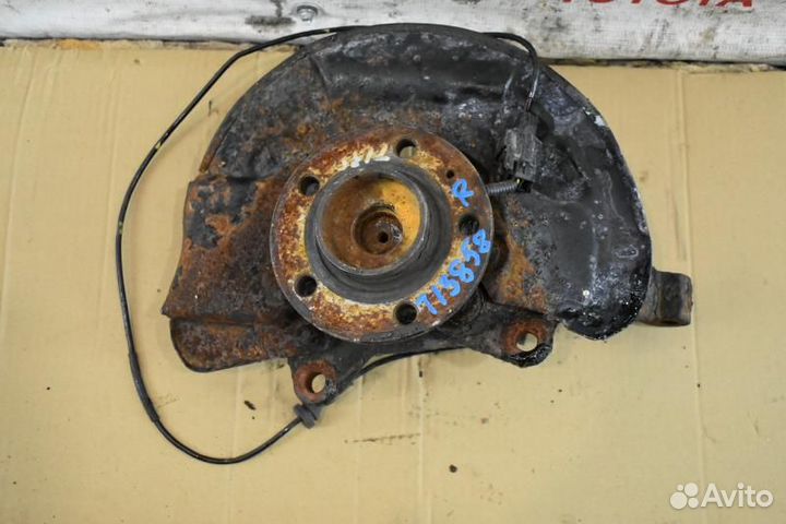 Кулак поворотный передний правый Volvo Xc90 1