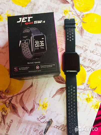 Продам часы (фитнес-трекер)