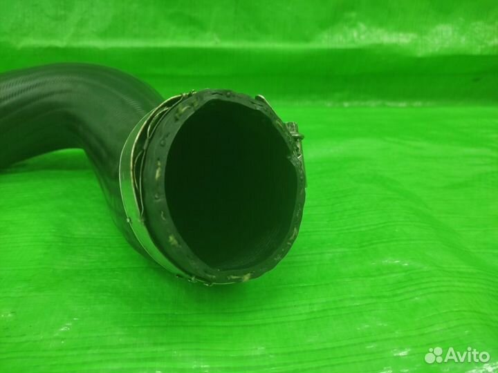 Патрубок интеркулера правый VW Tiguan 2007-2016