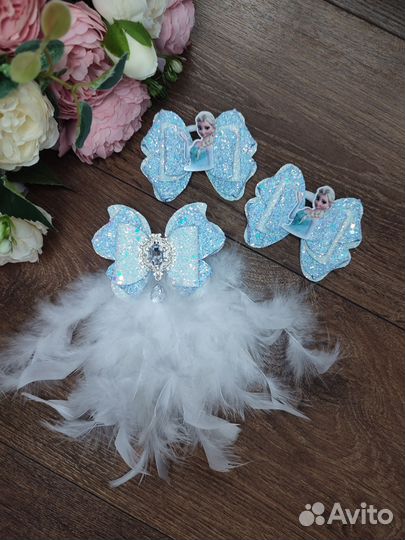 Заколка для волос с перьями на любой праздник