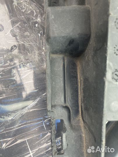 Правый кронштейн переднего бампера mercedes w212