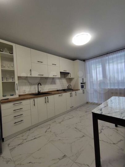 2-к. квартира, 65 м², 3/3 эт.