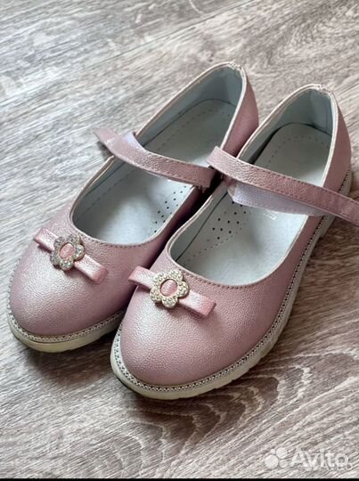 Пакет одежды и обуви на девочку 128-134