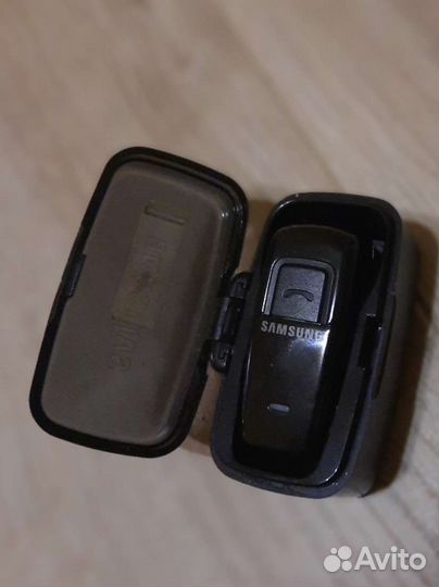 Bluetooth-гарнитура Samsung WEP200