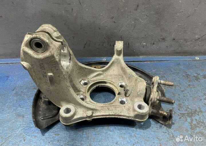 Кулак поворотный правый Volkswagen Passat B6