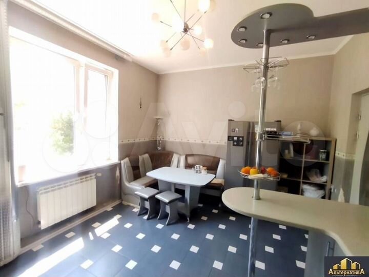 Дом 281 м² на участке 5,4 сот.