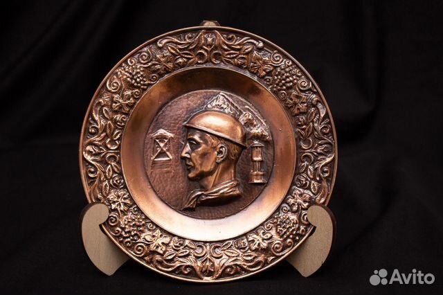 Медное панно