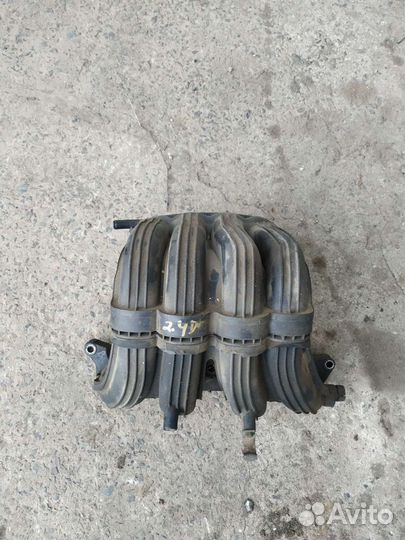 Коллектор впускной ресивер Крайслер 2.4