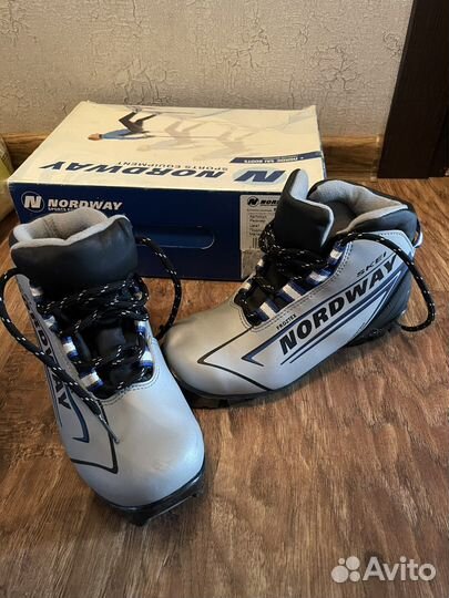 Лыжные ботинки