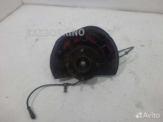 Кулак передний правый