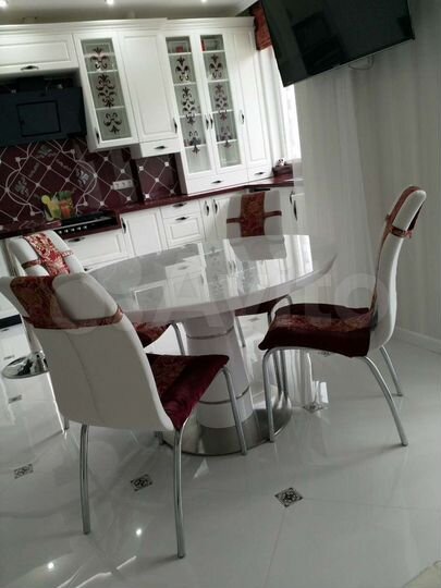 3-к. квартира, 105 м², 3/3 эт.