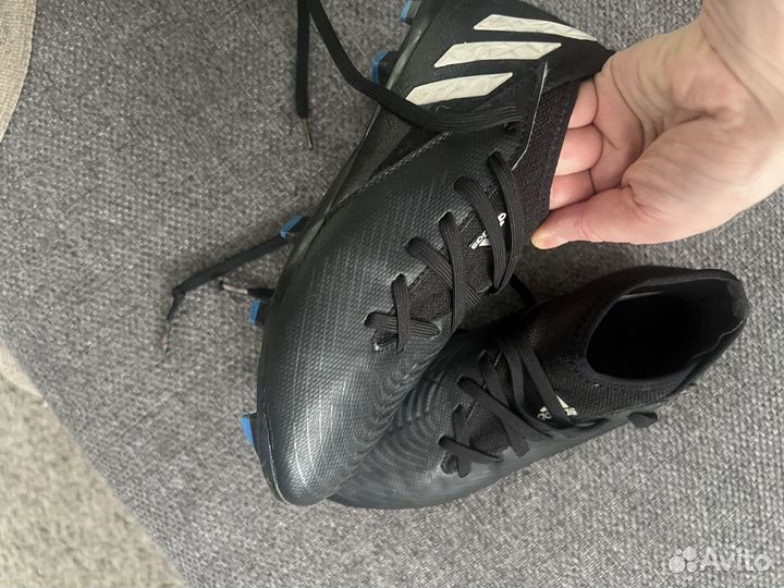 Футбольные бутсы adidas