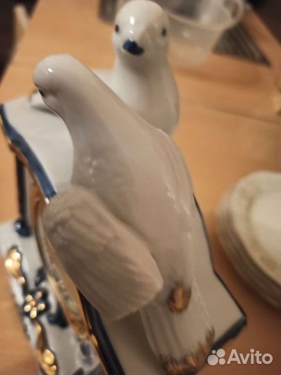 Настольные каминные часы из фарфора