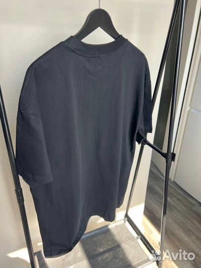 Футболка Represent