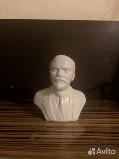 Бюст ленина