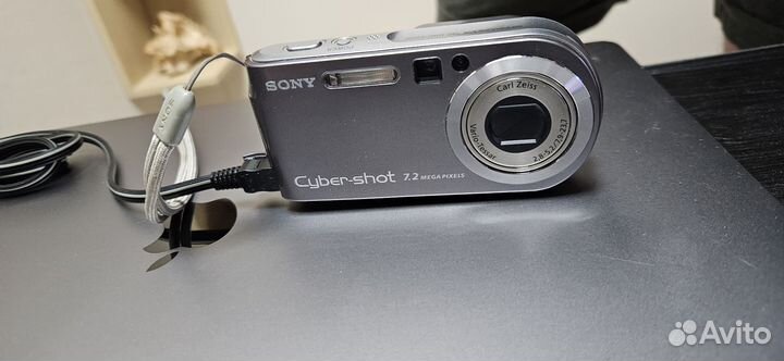 Цифровой фотоаппарат Sony cyber shot