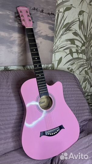 Акустическая гитара