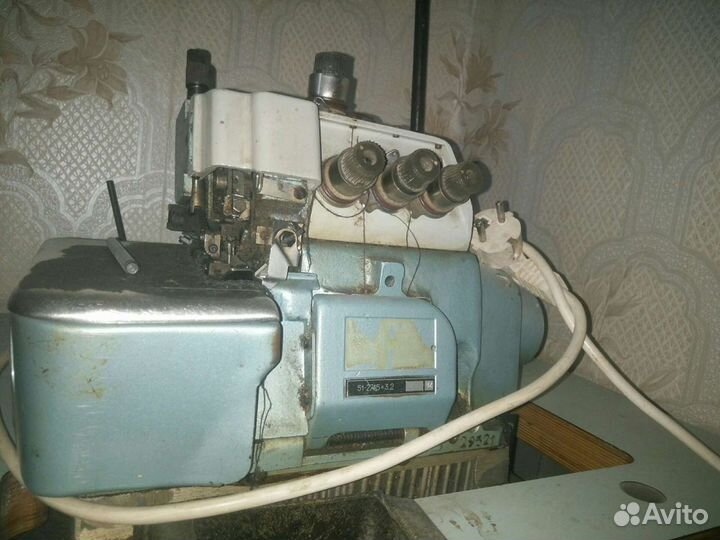 Пятиниточный оверлок Агат 220В