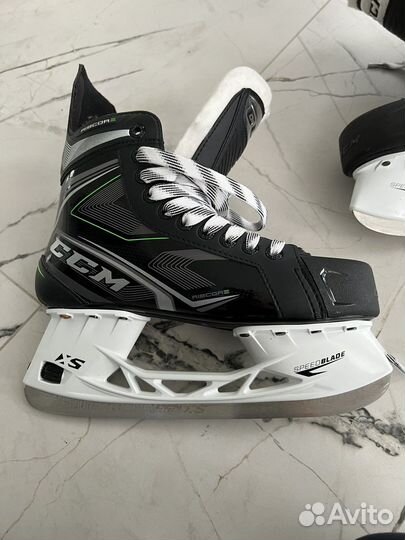 Коньки хоккейные