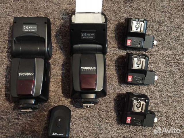 Вспышки, радиосинхронизаторы, пульт, стойки, зонт