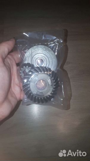 Шестерни редуктора на ямаха 30л.с 2 такта