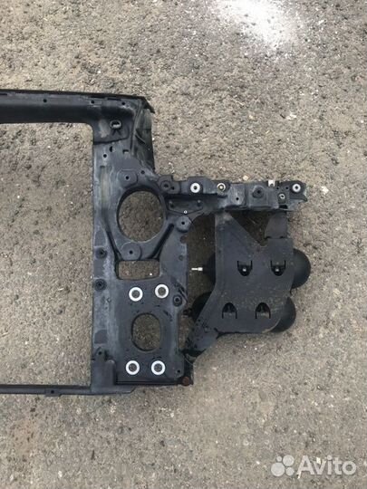 Рамка радиатора Volkswagen Touareg 1 4.2 2006