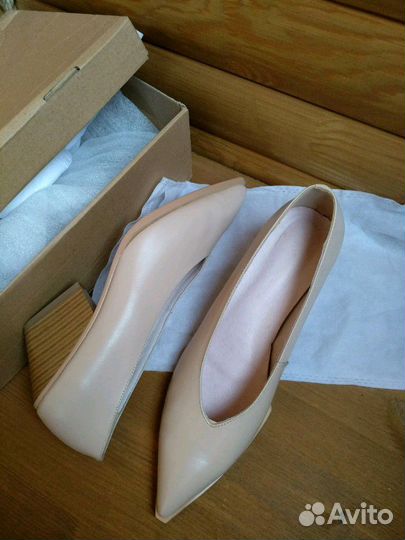 Кожаные туфли с каблуком в стиле казаков