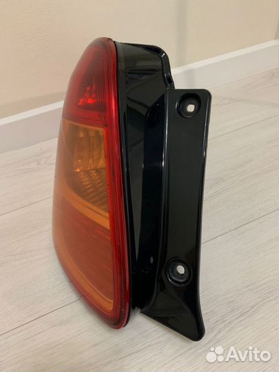 Задний фонарь suzuki sx4