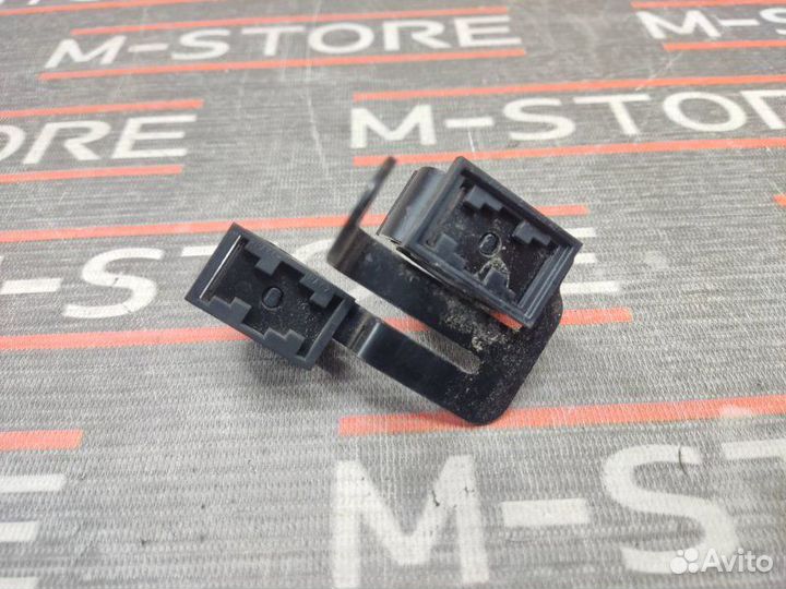 Держатель патрубка системы охлаждения Porsche