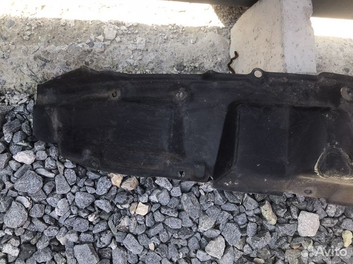 Подкрылок правый Toyota Land Cruiser 100